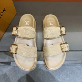Picture of Louis Vuitton Slippers _SKULVsz38-45mnq0213692